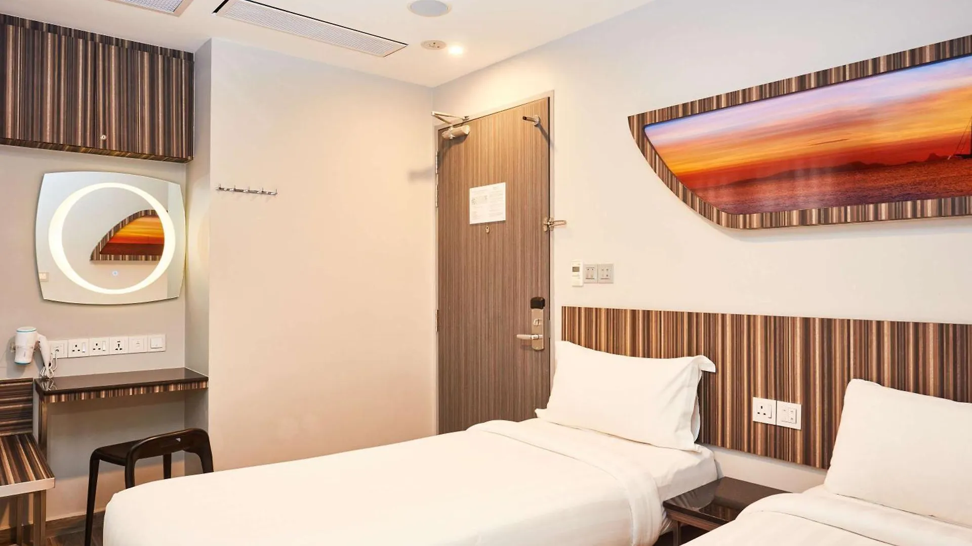 Ibis Budget Singapore Selegie 3*,