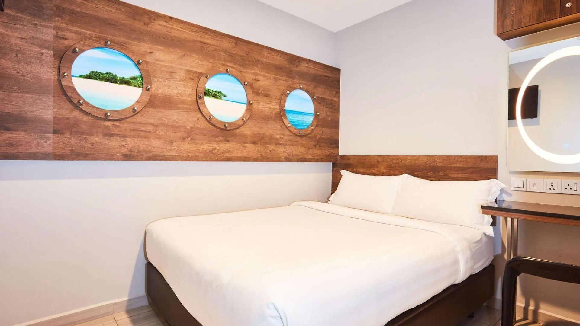 Ibis Budget Singapore Selegie 3*,